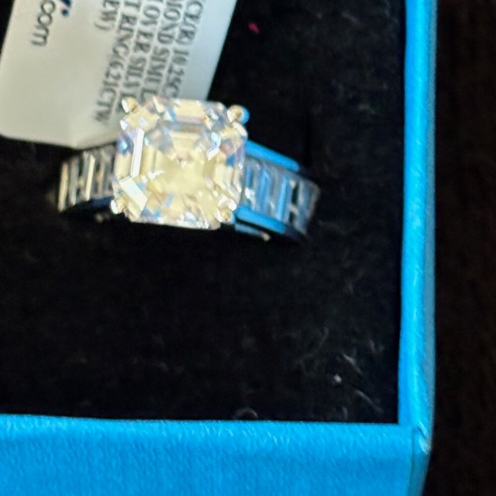 Women's new, white diamond simulant ring, platinum over silver,  10.25 ctw.
